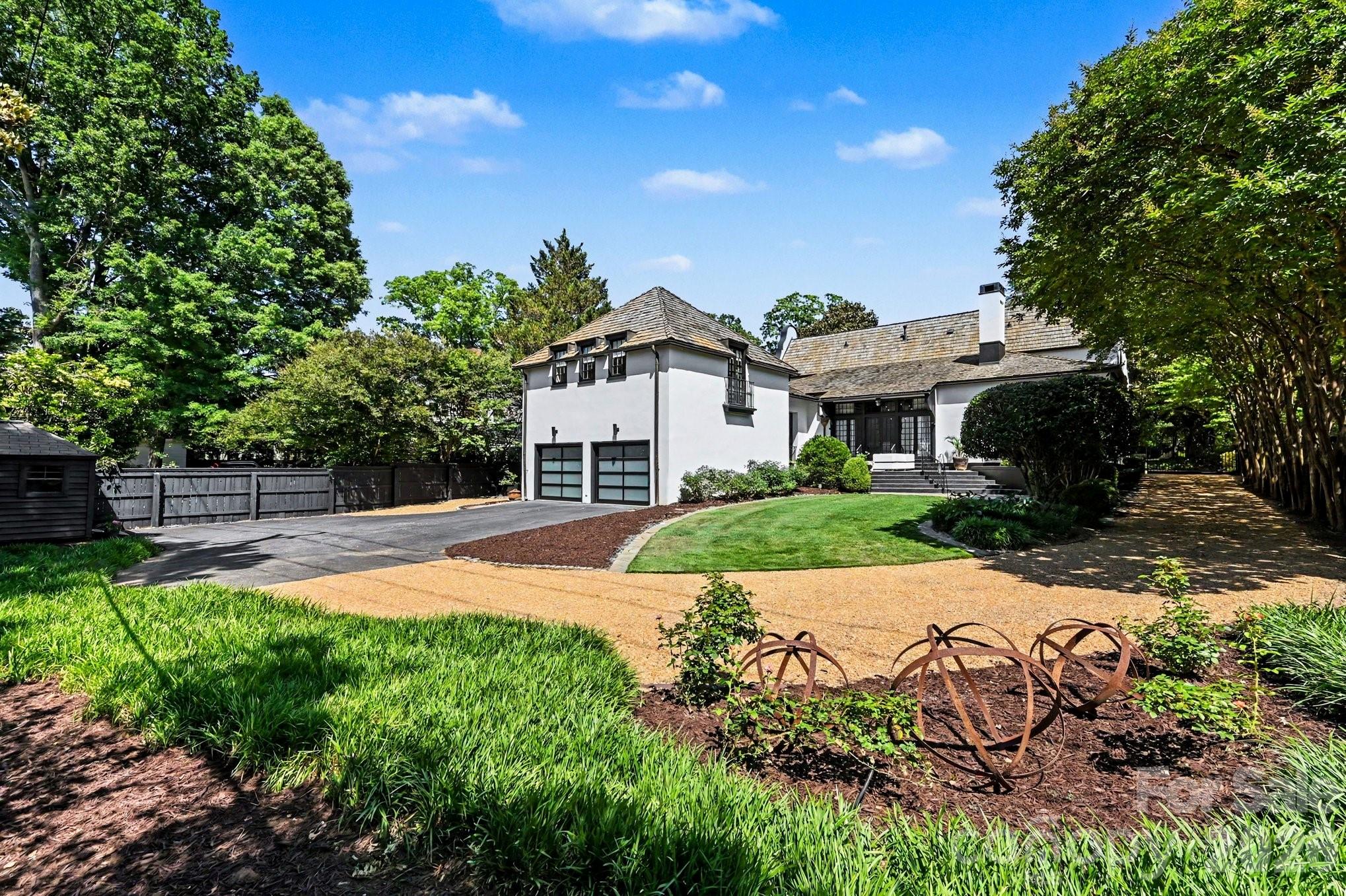 1516 Queens Road W Charlotte NC 28207