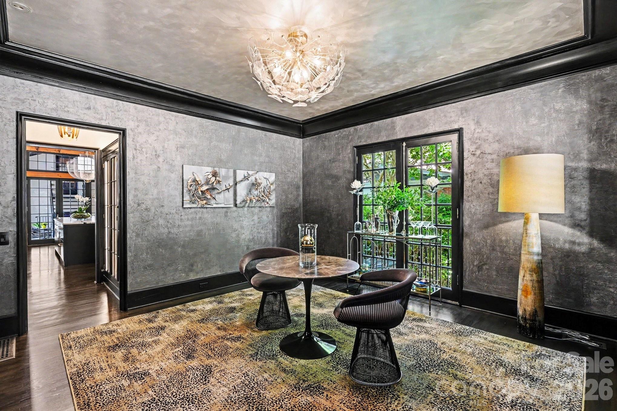 1516 Queens Road W Charlotte NC 28207