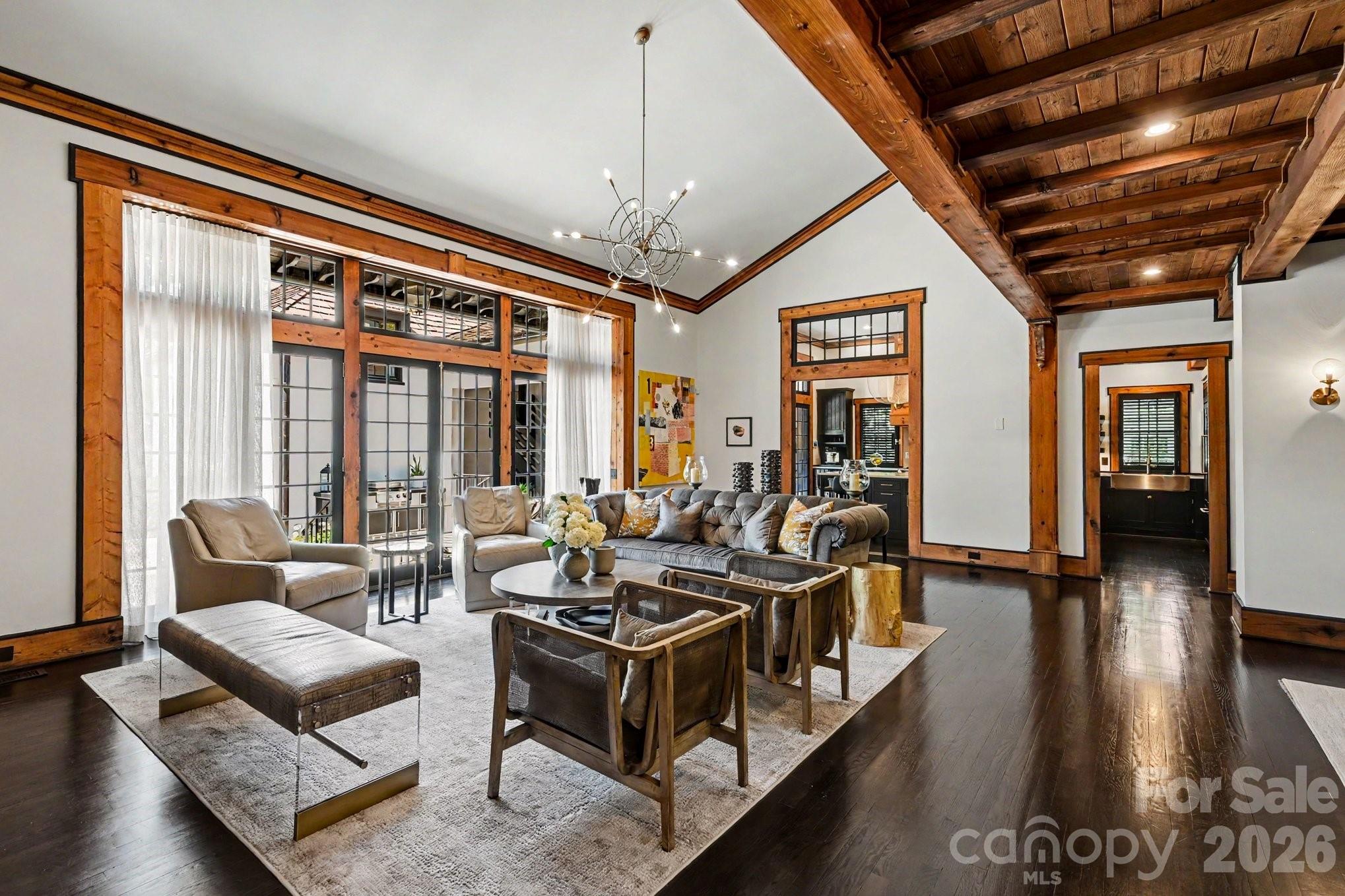 1516 Queens Road W Charlotte NC 28207