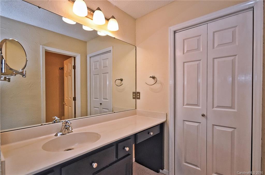 5612 Ivygate Lane Charlotte NC 28226