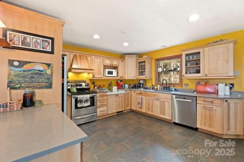 23 Hunting Lodge Drive Black Mountain NC 28711