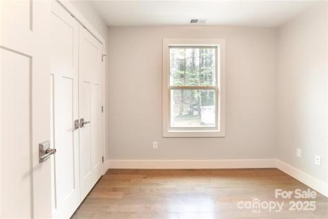 129 Aurora Drive Asheville NC 28805