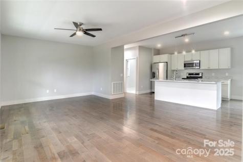 129 Aurora Drive Asheville NC 28805