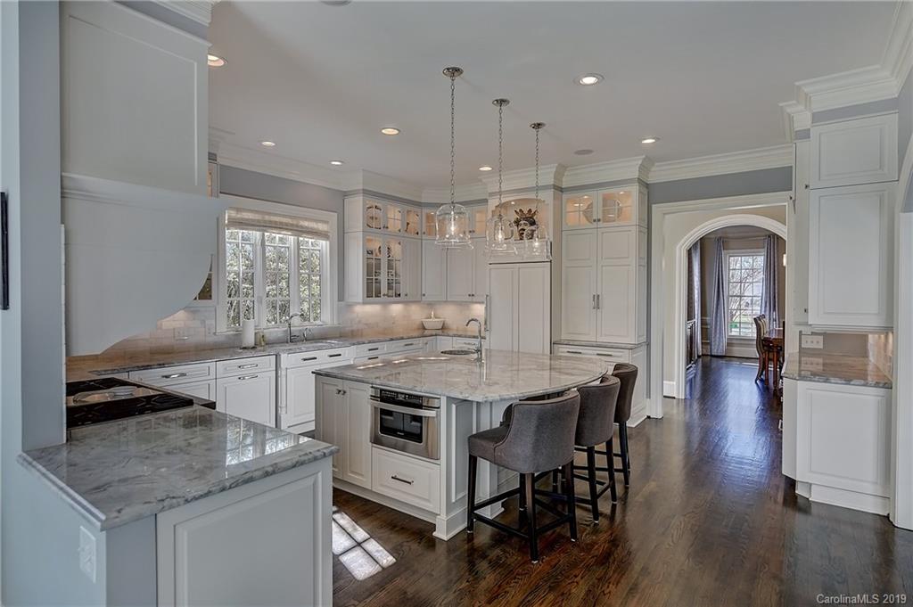 1869 Queens Road W Charlotte NC 28207