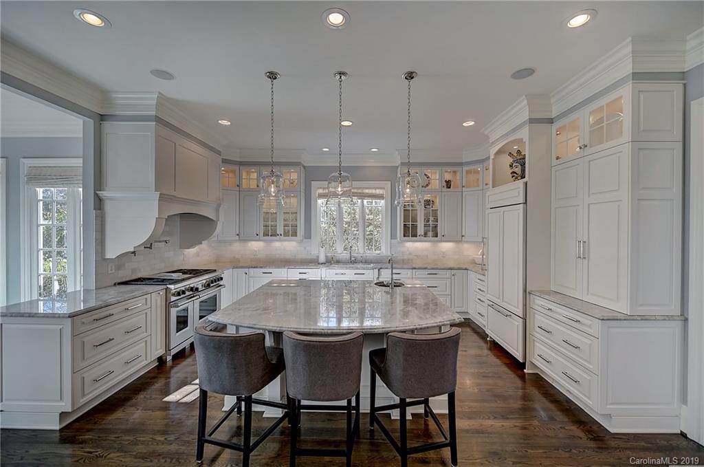 1869 Queens Road W Charlotte NC 28207