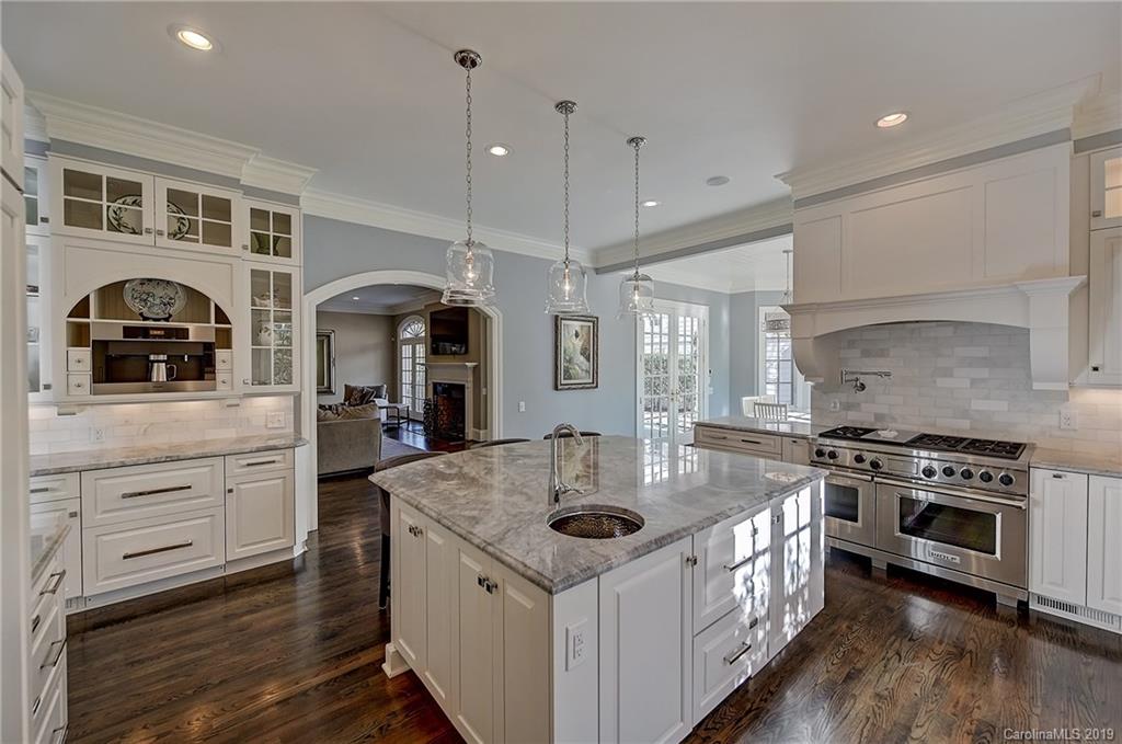 1869 Queens Road W Charlotte NC 28207
