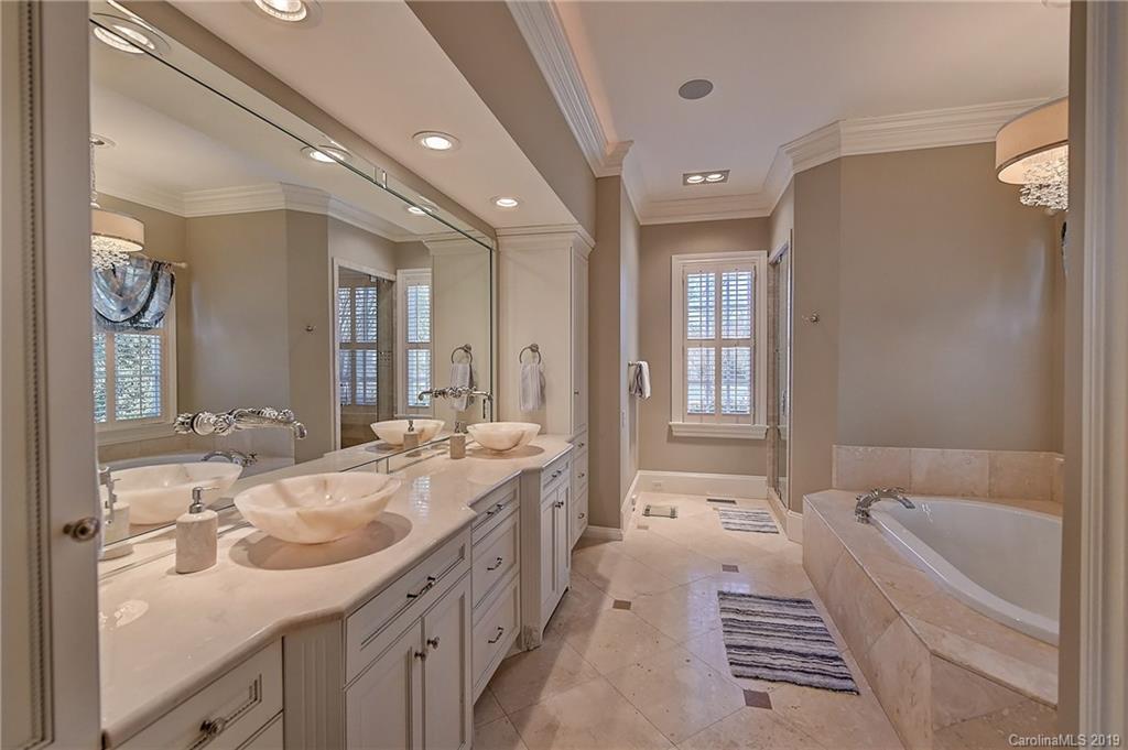 1869 Queens Road W Charlotte NC 28207