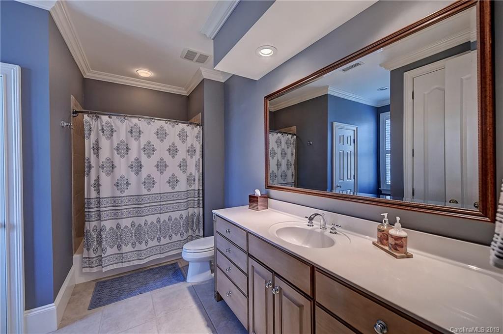 1869 Queens Road W Charlotte NC 28207