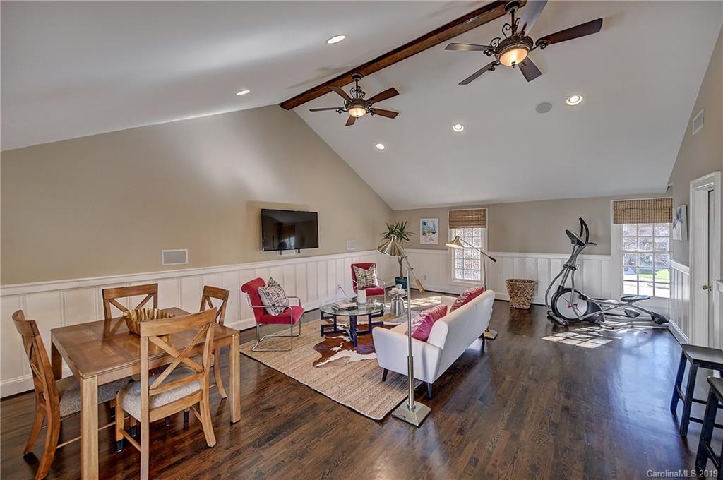 1869 Queens Road W Charlotte NC 28207