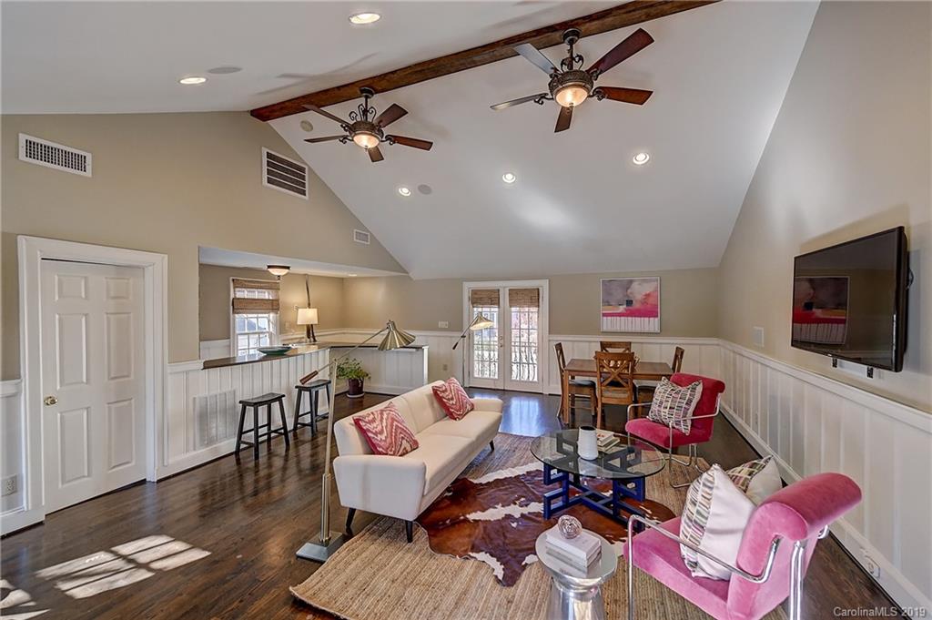 1869 Queens Road W Charlotte NC 28207
