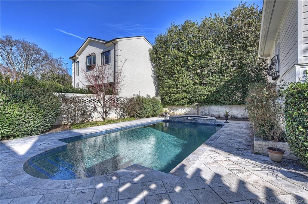 1869 Queens Road W Charlotte NC 28207