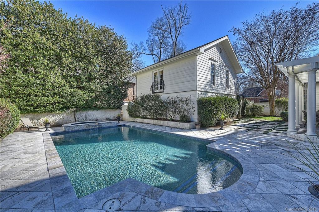 1869 Queens Road W Charlotte NC 28207