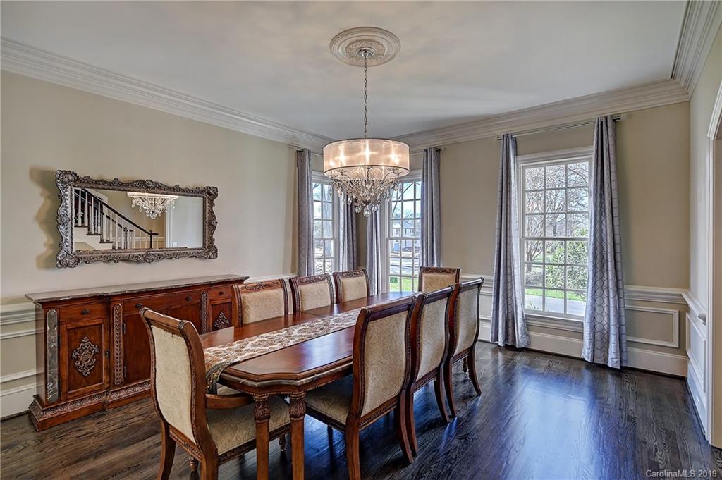 1869 Queens Road W Charlotte NC 28207