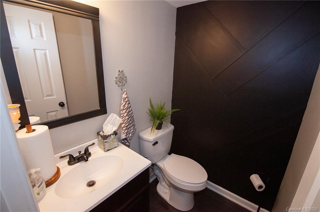 6905 Pin Oak Court Charlotte NC 28226