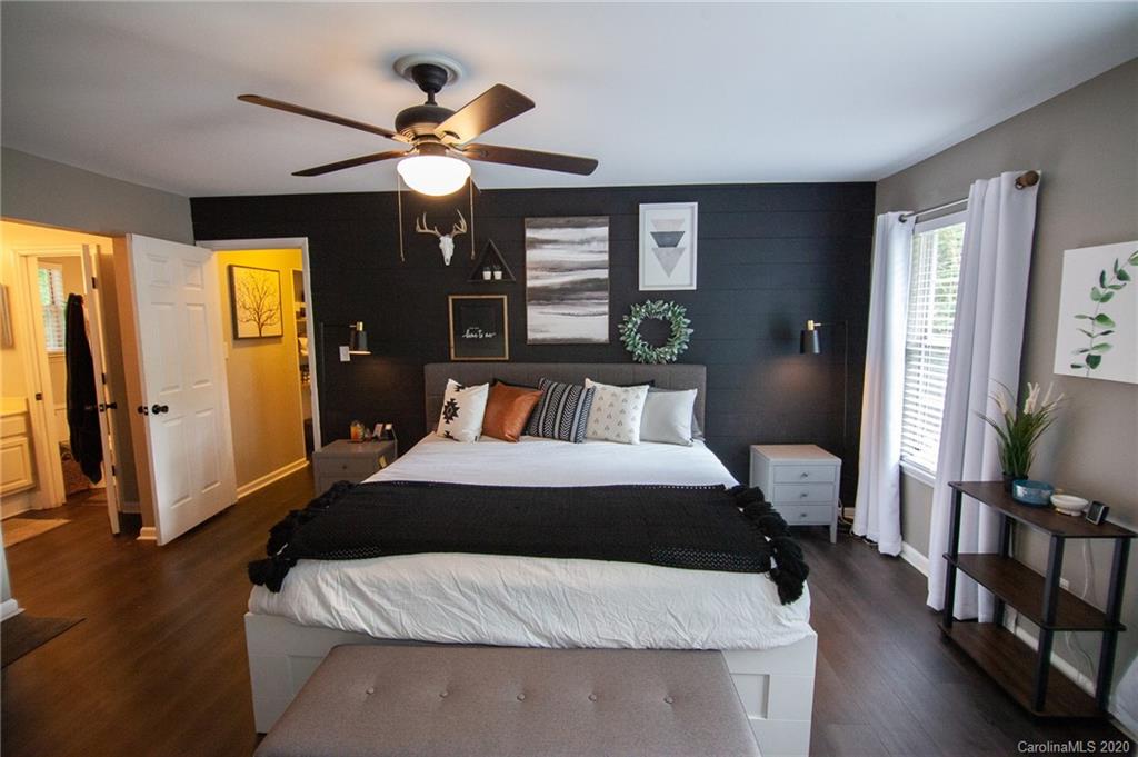6905 Pin Oak Court Charlotte NC 28226
