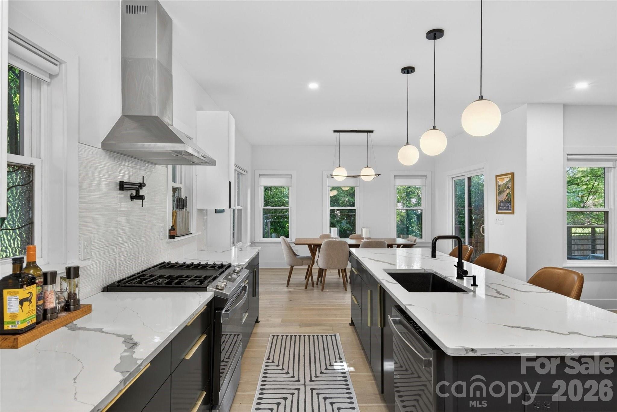 1608 Chippendale Road Charlotte NC 28205