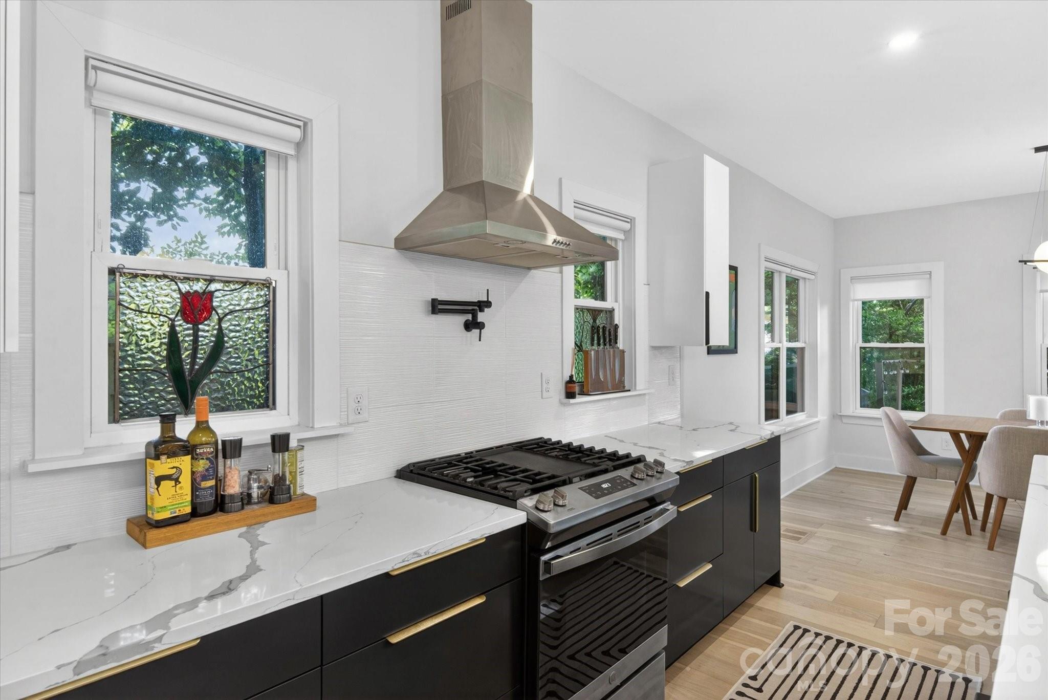 1608 Chippendale Road Charlotte NC 28205