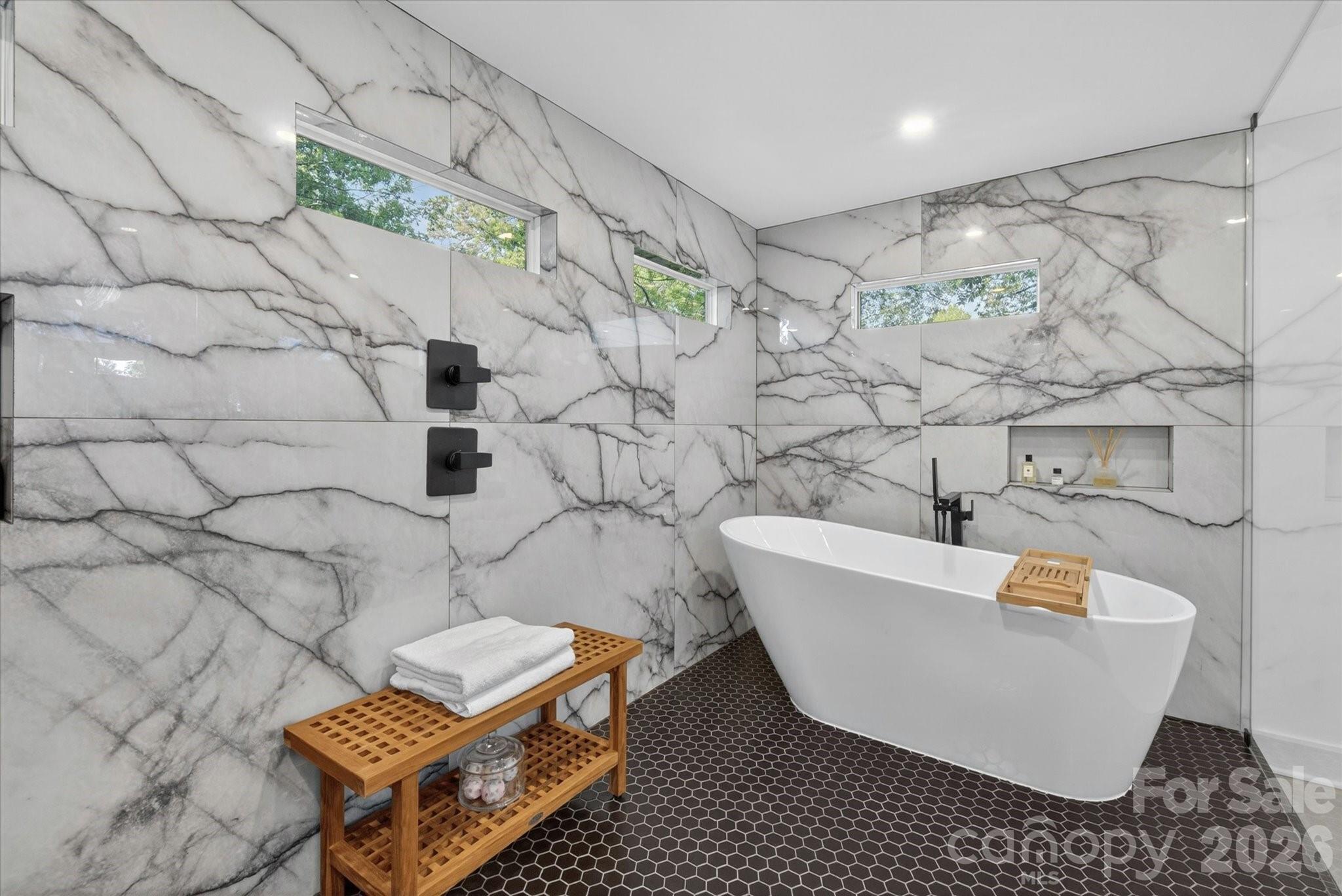 1608 Chippendale Road Charlotte NC 28205