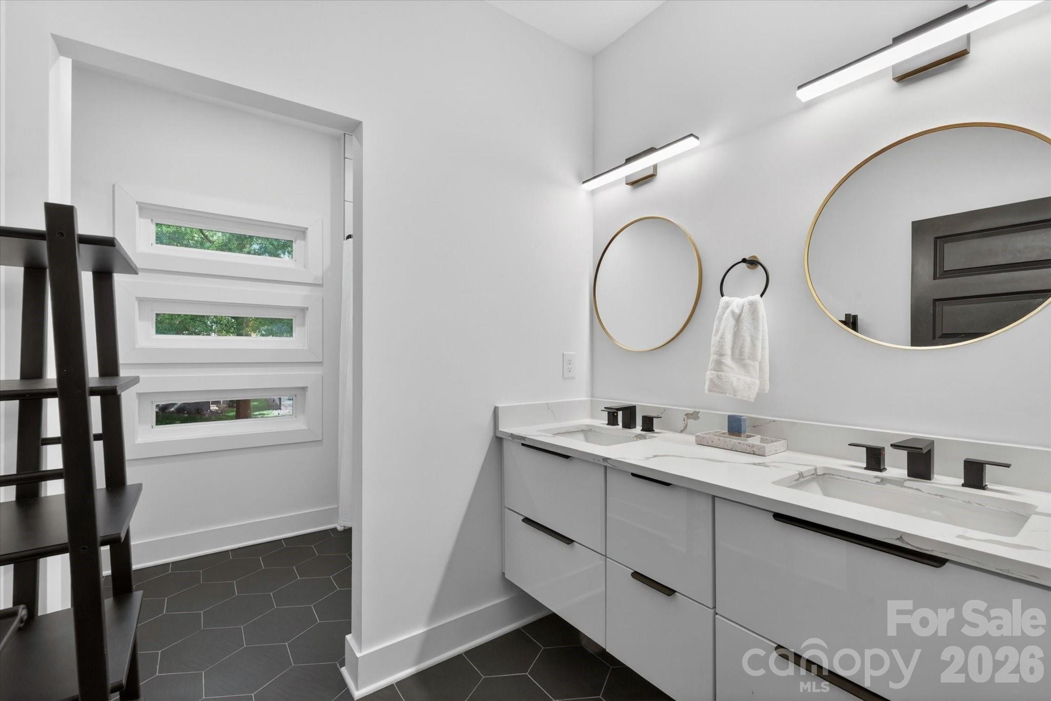 1608 Chippendale Road Charlotte NC 28205