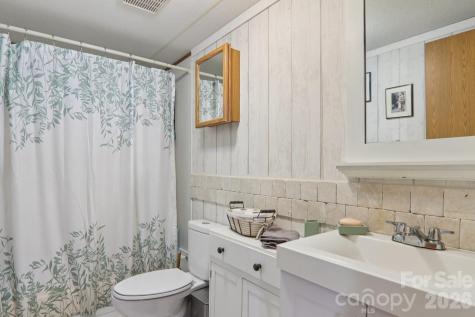 99 Colton Drive Leicester NC 28748
