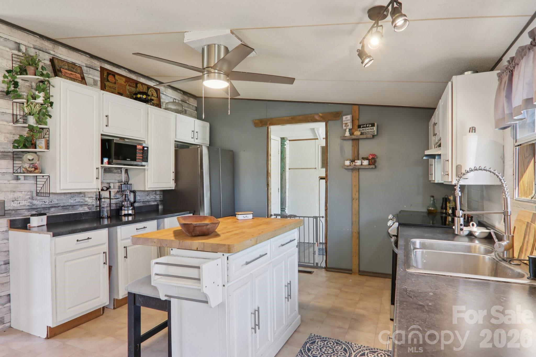 99 Colton Drive Leicester NC 28748