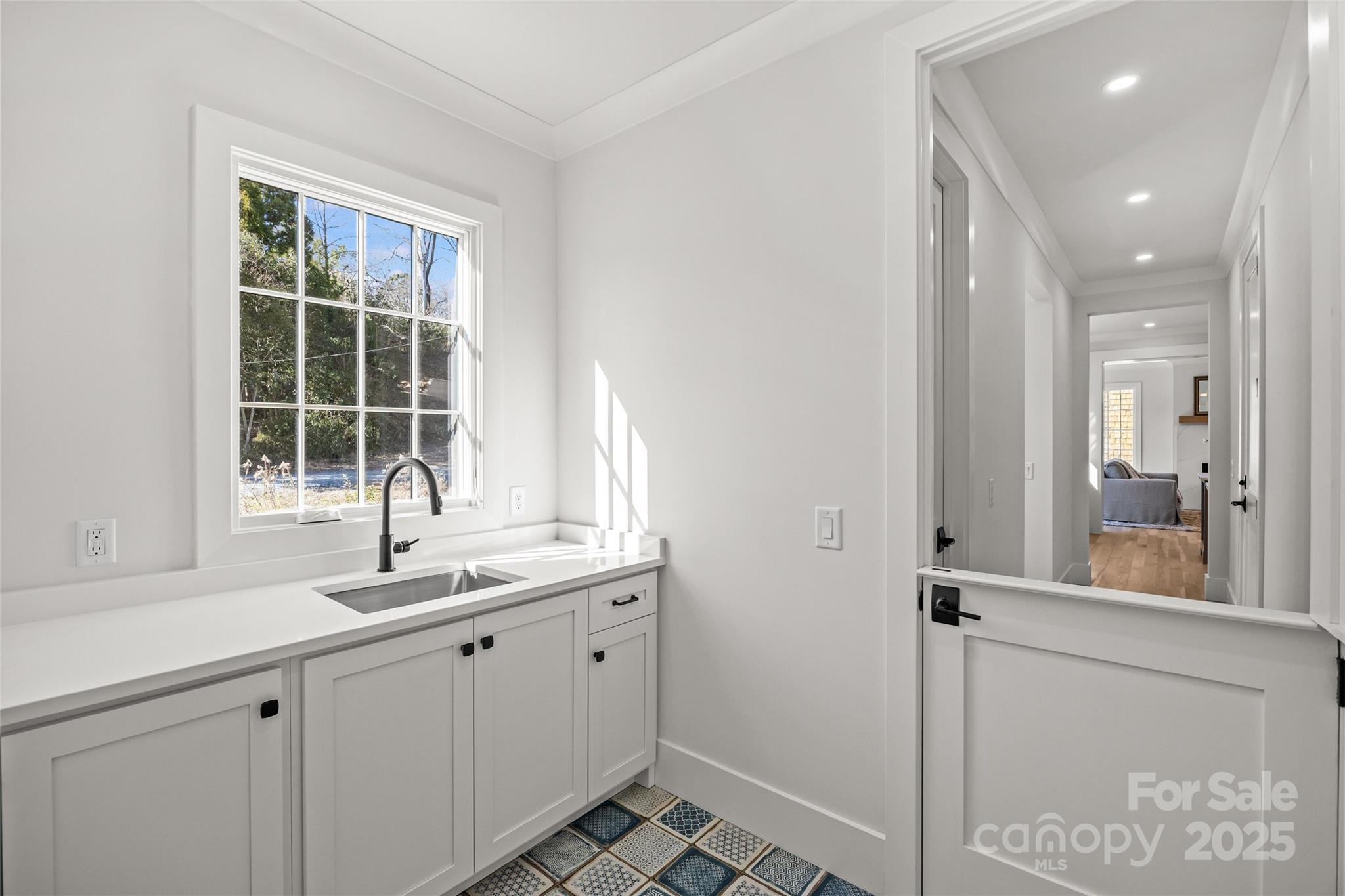 1607 Tippah Park Court Charlotte NC 28205