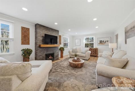 1002 S Brady Avenue Newton NC 28658