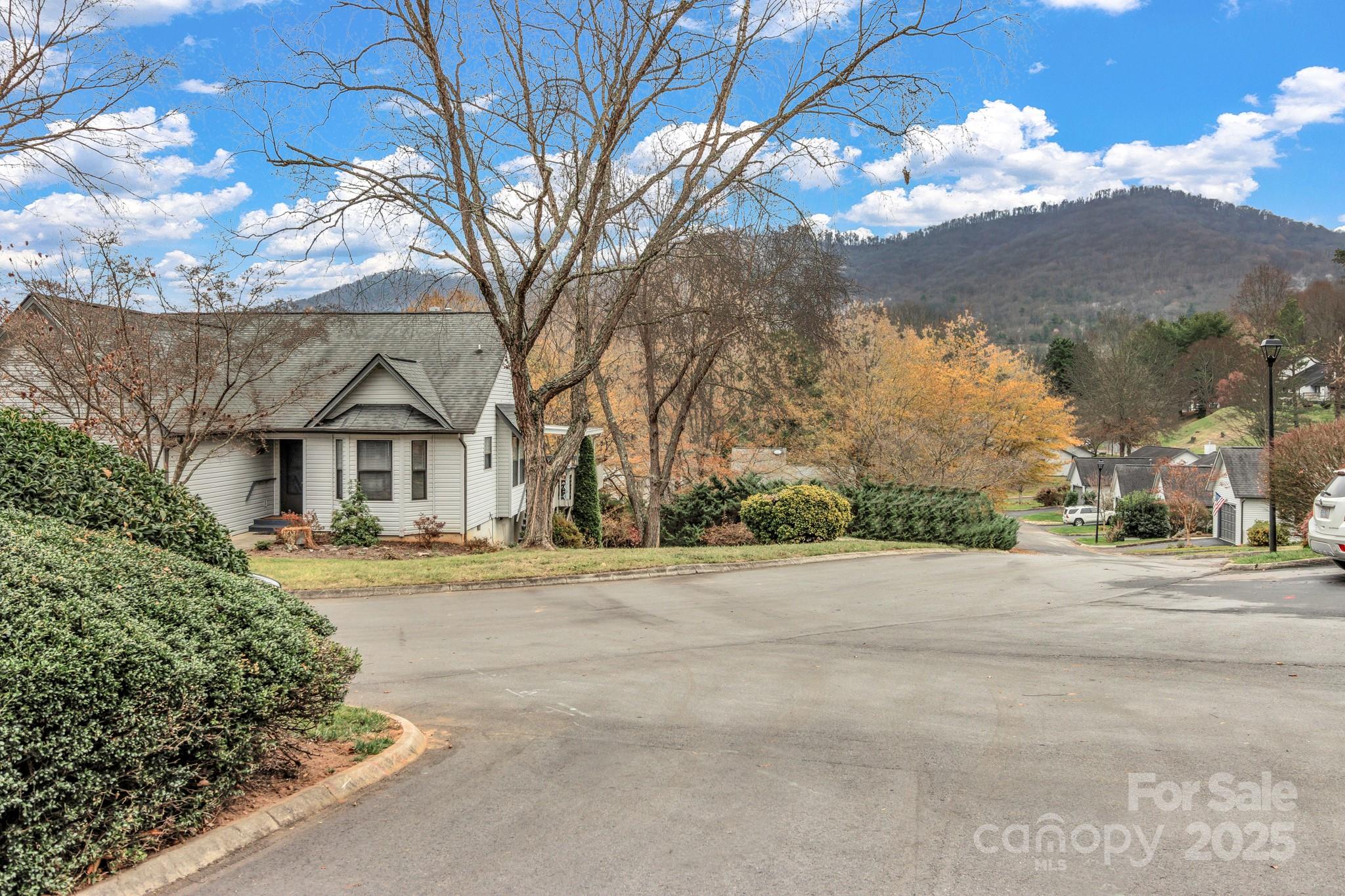 121 Cimarron Drive Asheville NC 28803