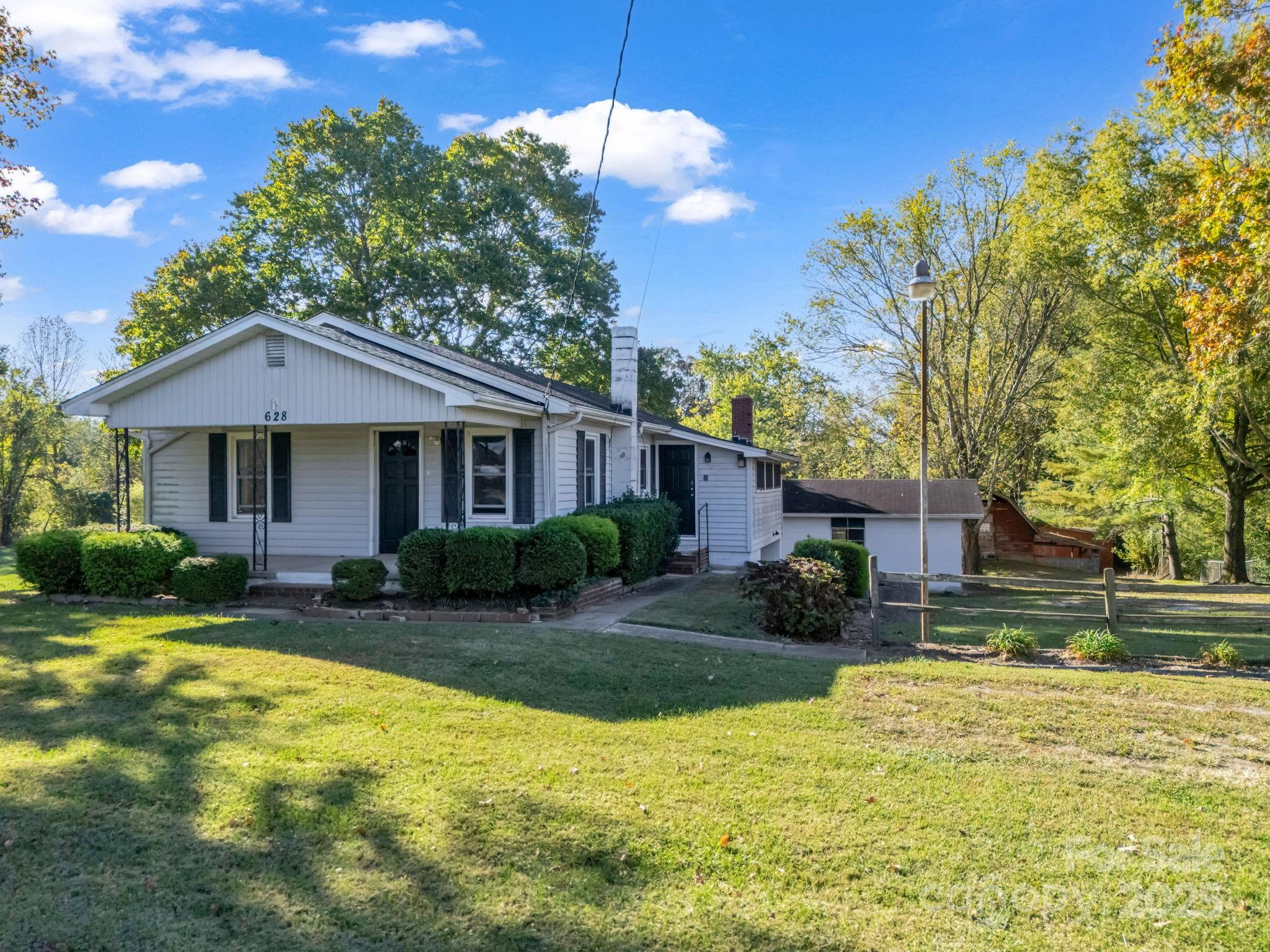 628 New Hope Road Flat Rock NC 28731