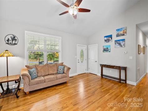 73 Honeysuckle Lane Asheville NC 28806