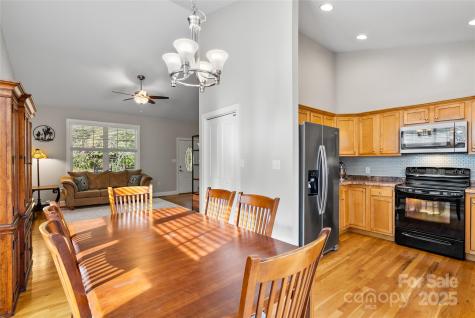 73 Honeysuckle Lane Asheville NC 28806