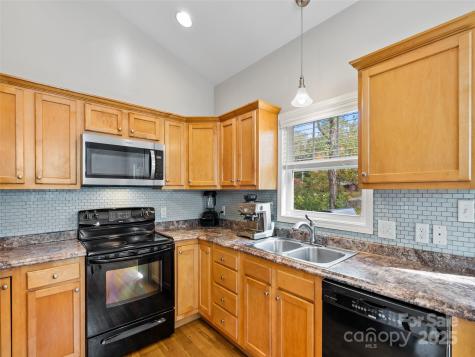 73 Honeysuckle Lane Asheville NC 28806