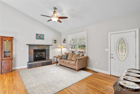 73 Honeysuckle Lane Asheville NC 28806