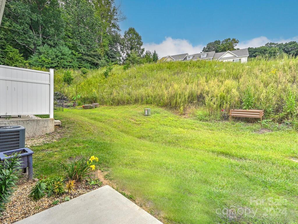 104 Monmouth Way Candler NC 28715