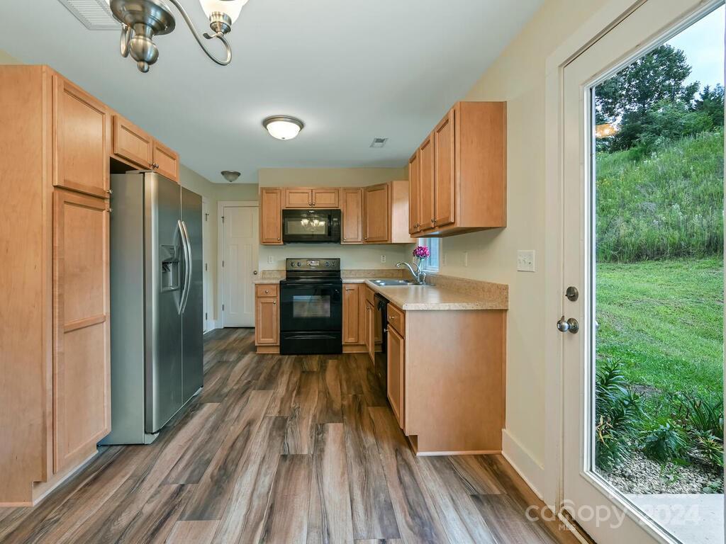 104 Monmouth Way Candler NC 28715