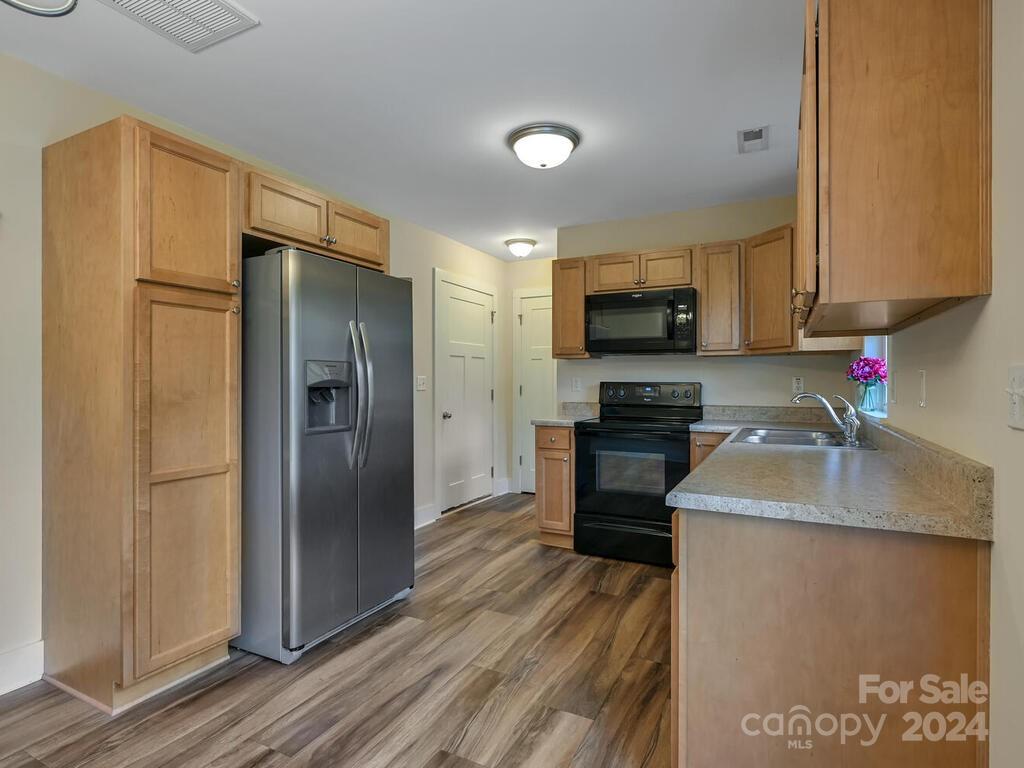 104 Monmouth Way Candler NC 28715