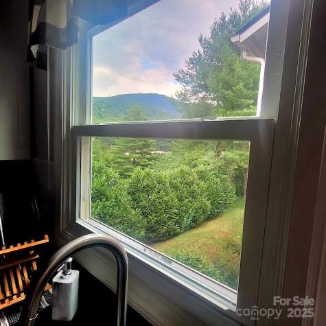 35 Cedarcliff Circle Asheville NC 28803