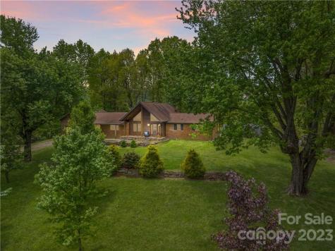 1836 Mountain Page Road Saluda NC 28773