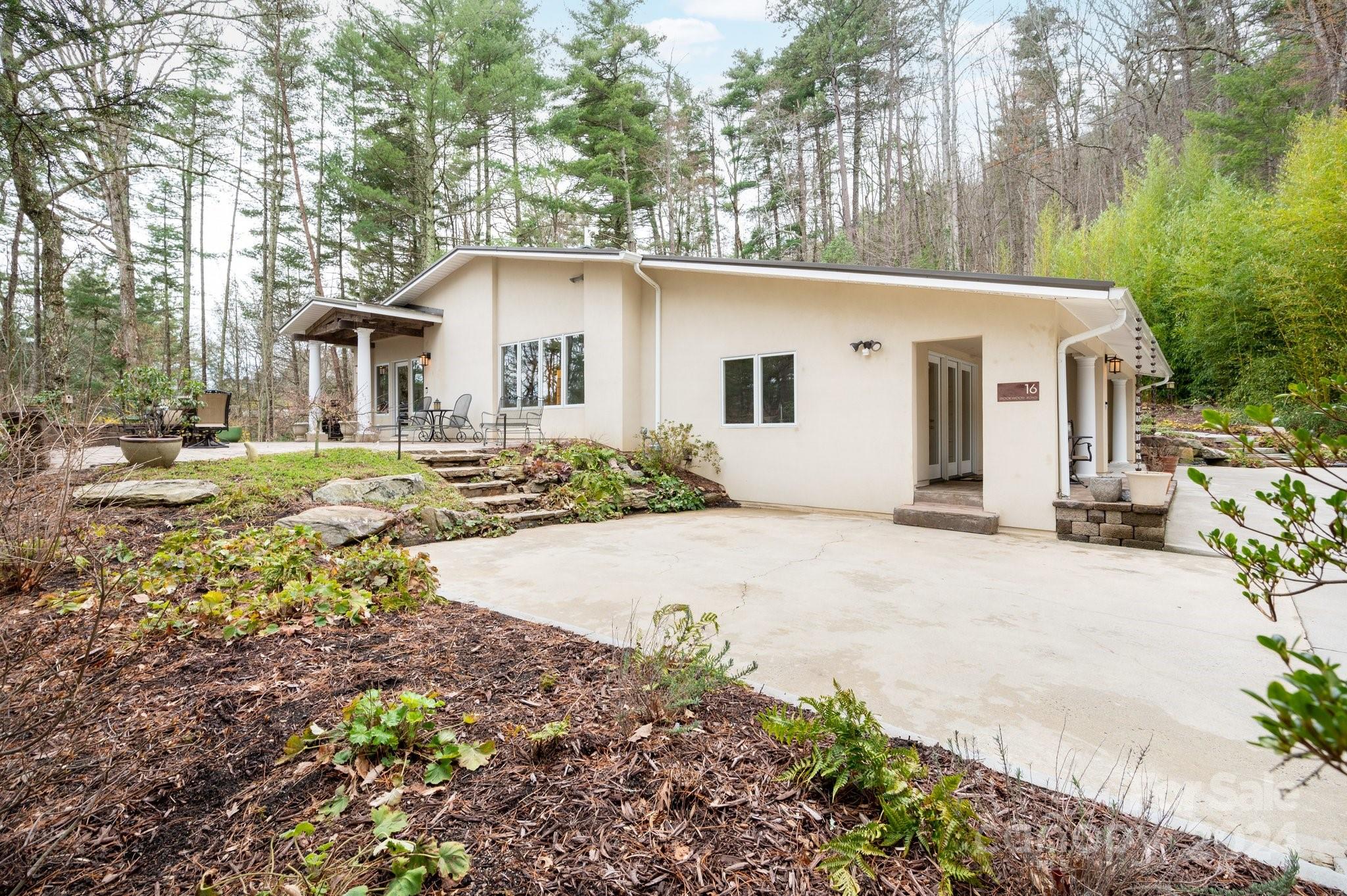 16 Brookwood Road Asheville NC 28804