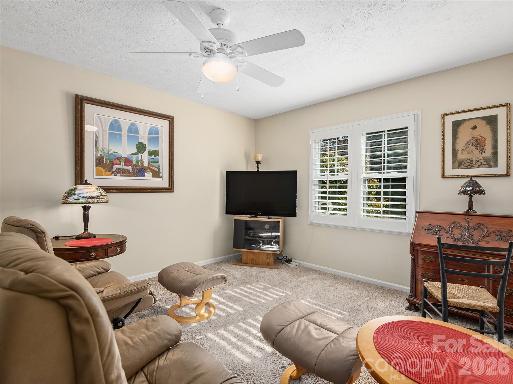 142 Twin Lakes Drive Candler NC 28715