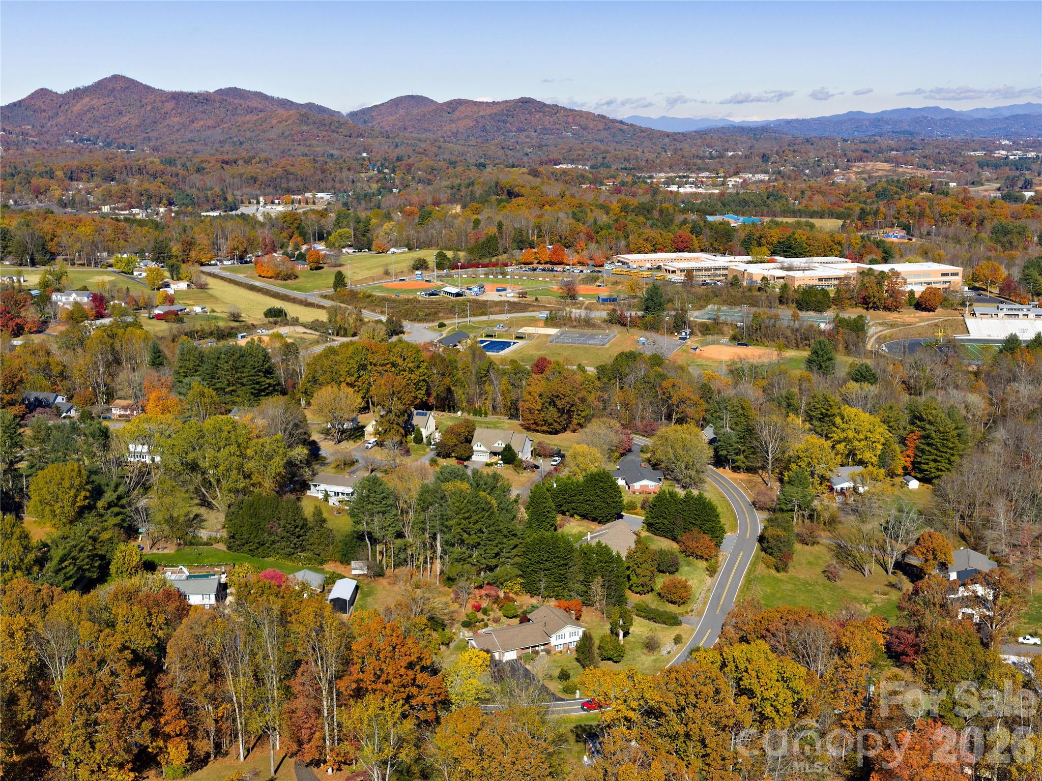 142 Twin Lakes Drive Candler NC 28715