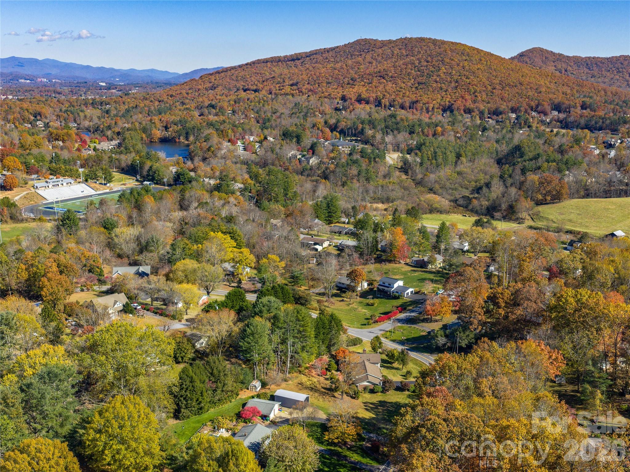 142 Twin Lakes Drive Candler NC 28715