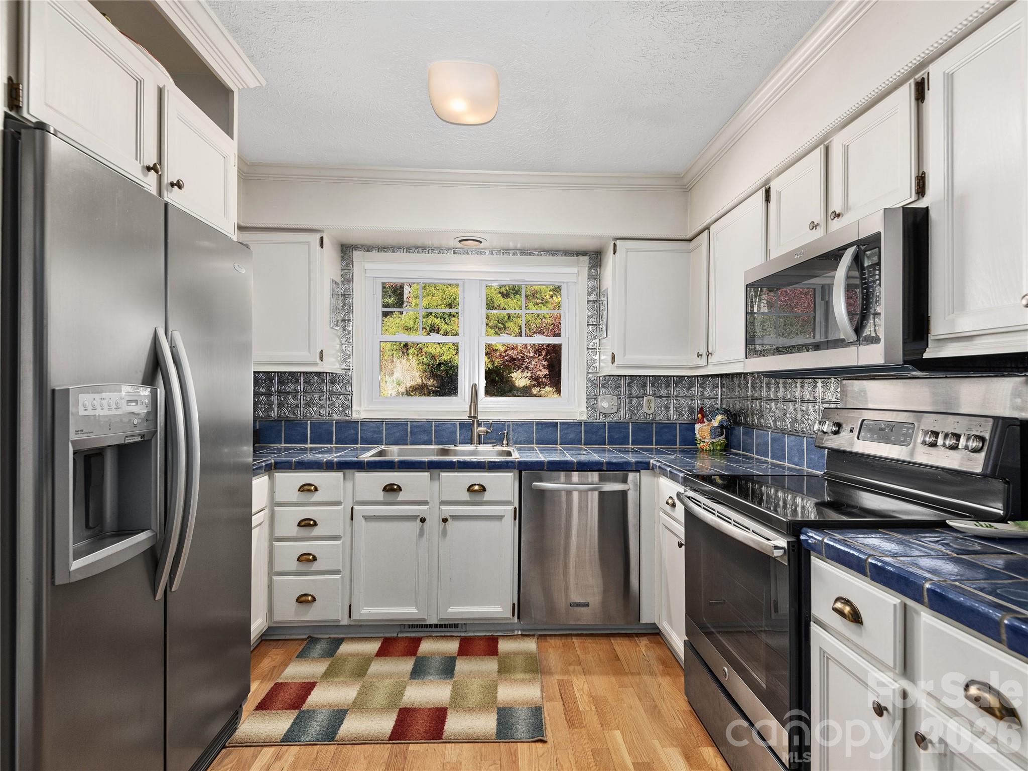 142 Twin Lakes Drive Candler NC 28715