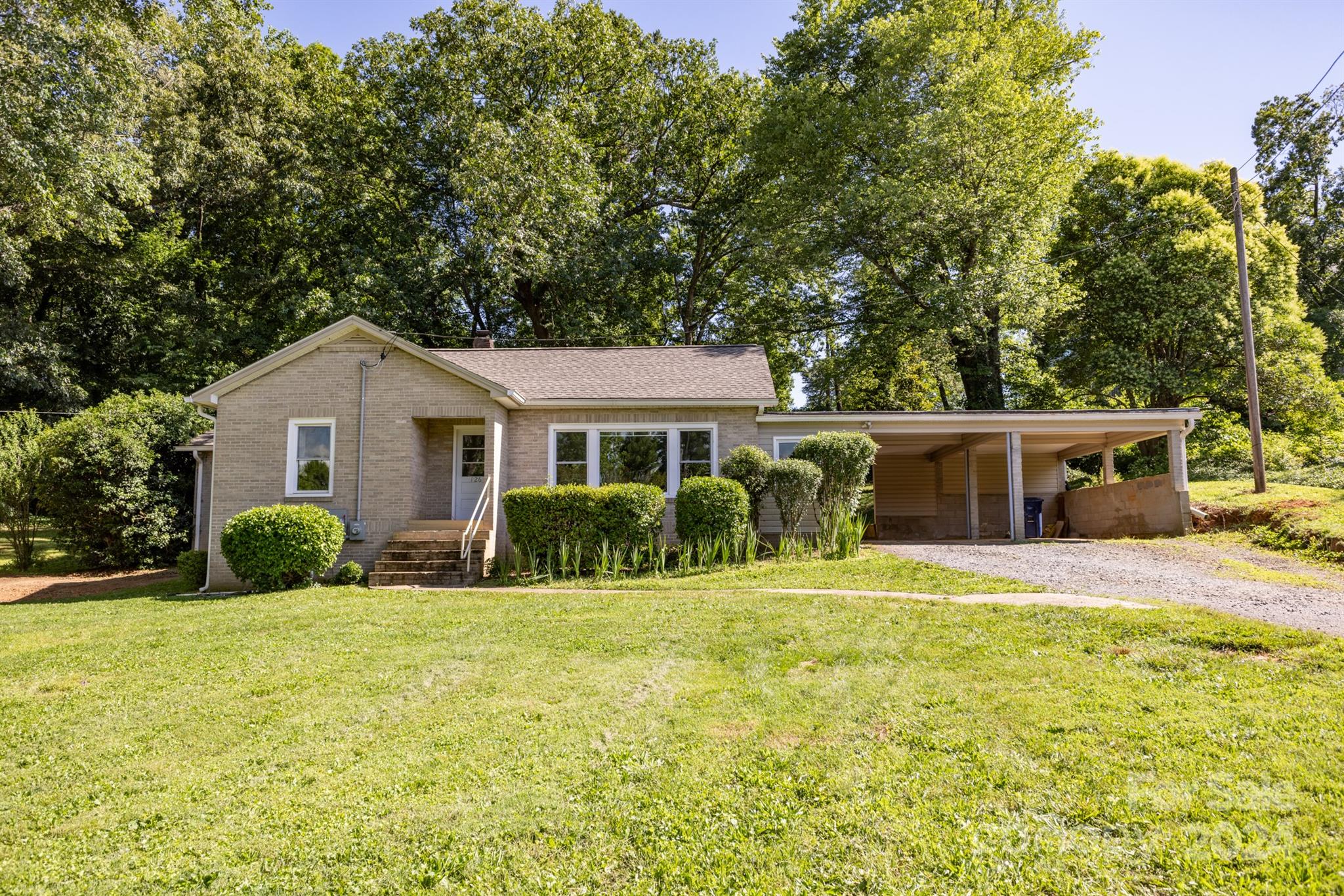 126 31st Avenue NE Hickory NC 28601