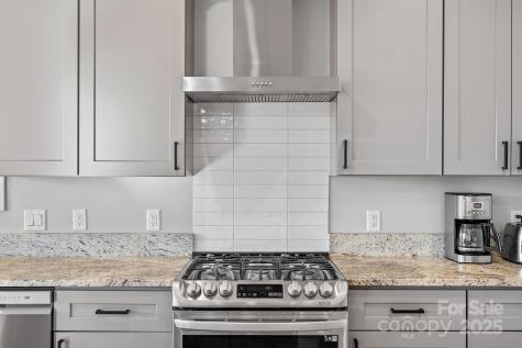 22 Governors View Road Asheville NC 28805