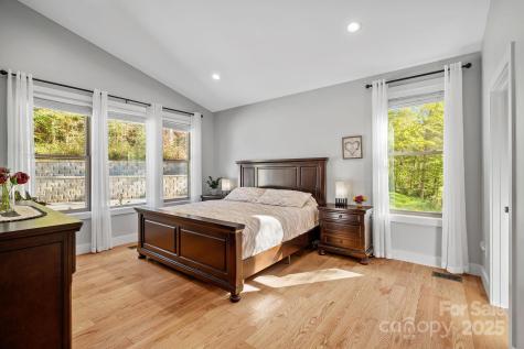 22 Governors View Road Asheville NC 28805