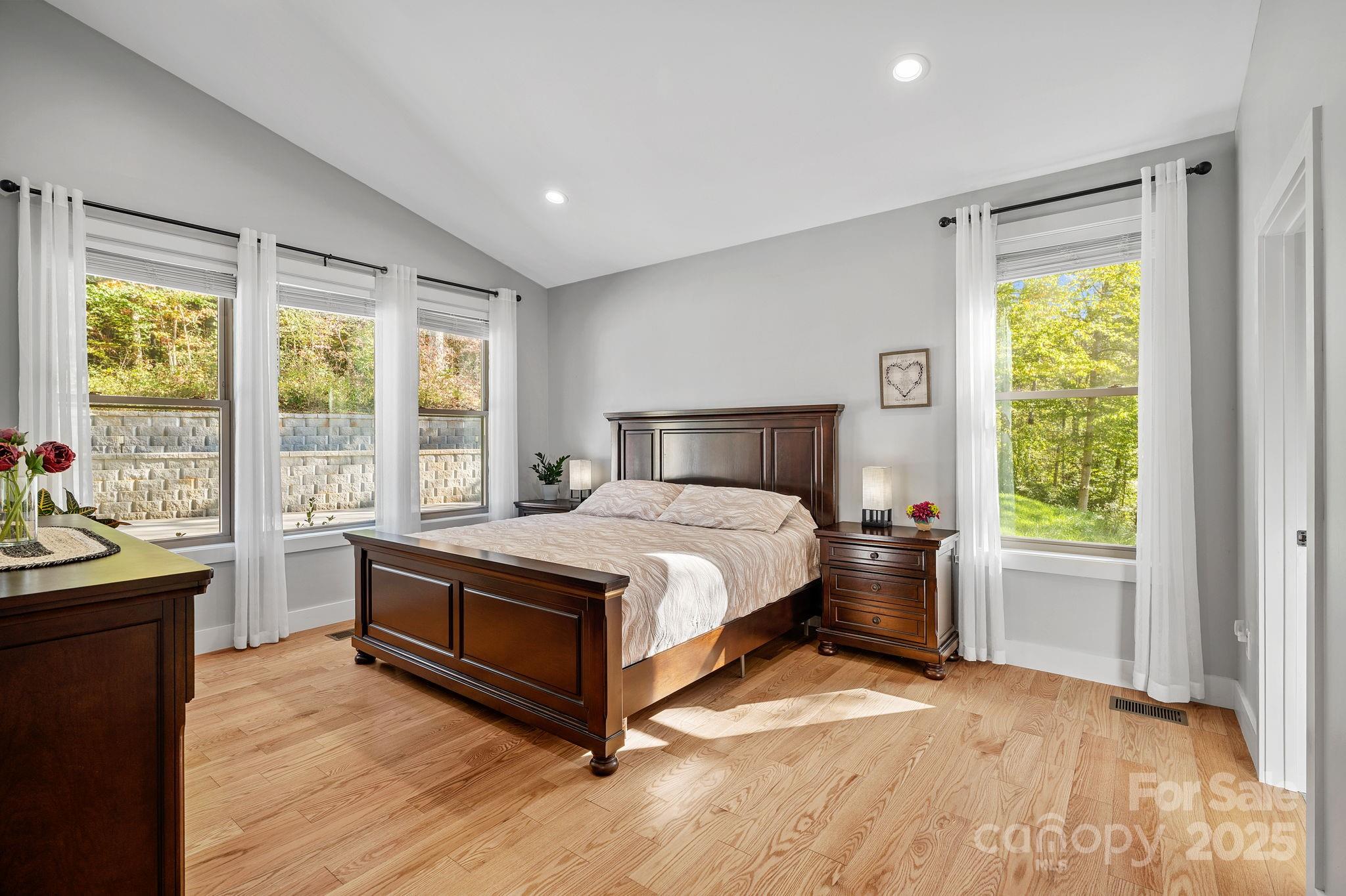 22 Governors View Road Asheville NC 28805