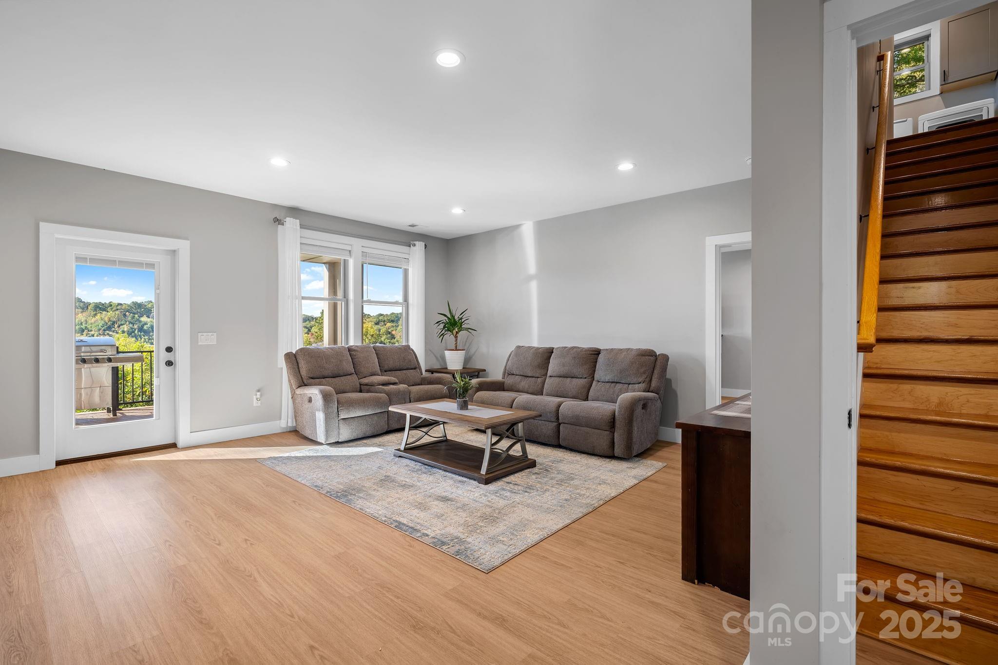 22 Governors View Road Asheville NC 28805