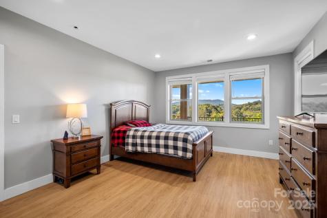 22 Governors View Road Asheville NC 28805