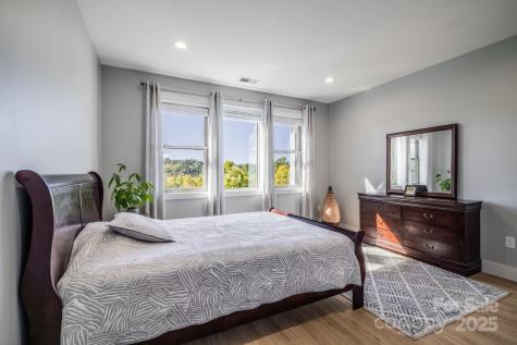 22 Governors View Road Asheville NC 28805